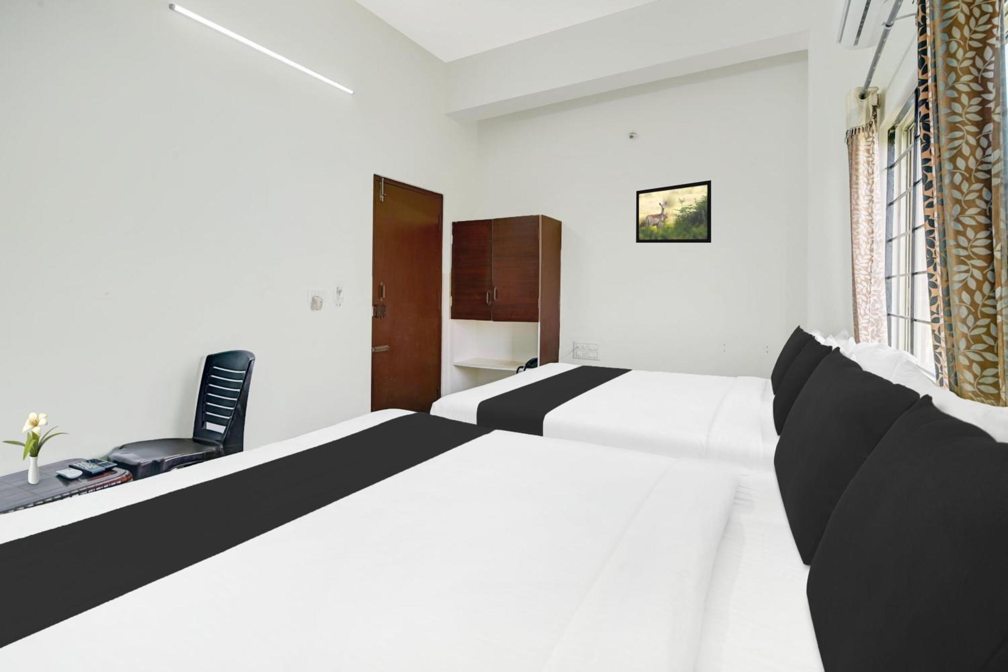 Super Collection O Chikmangaluru Near Railway Station Hotel Chikmagalur Ngoại thất bức ảnh